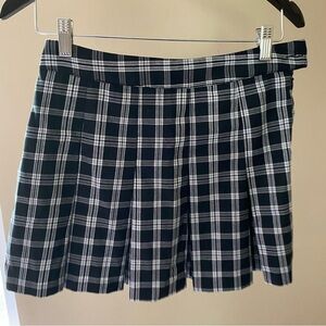 Black/Gray/White Plaid Skirt size 6
